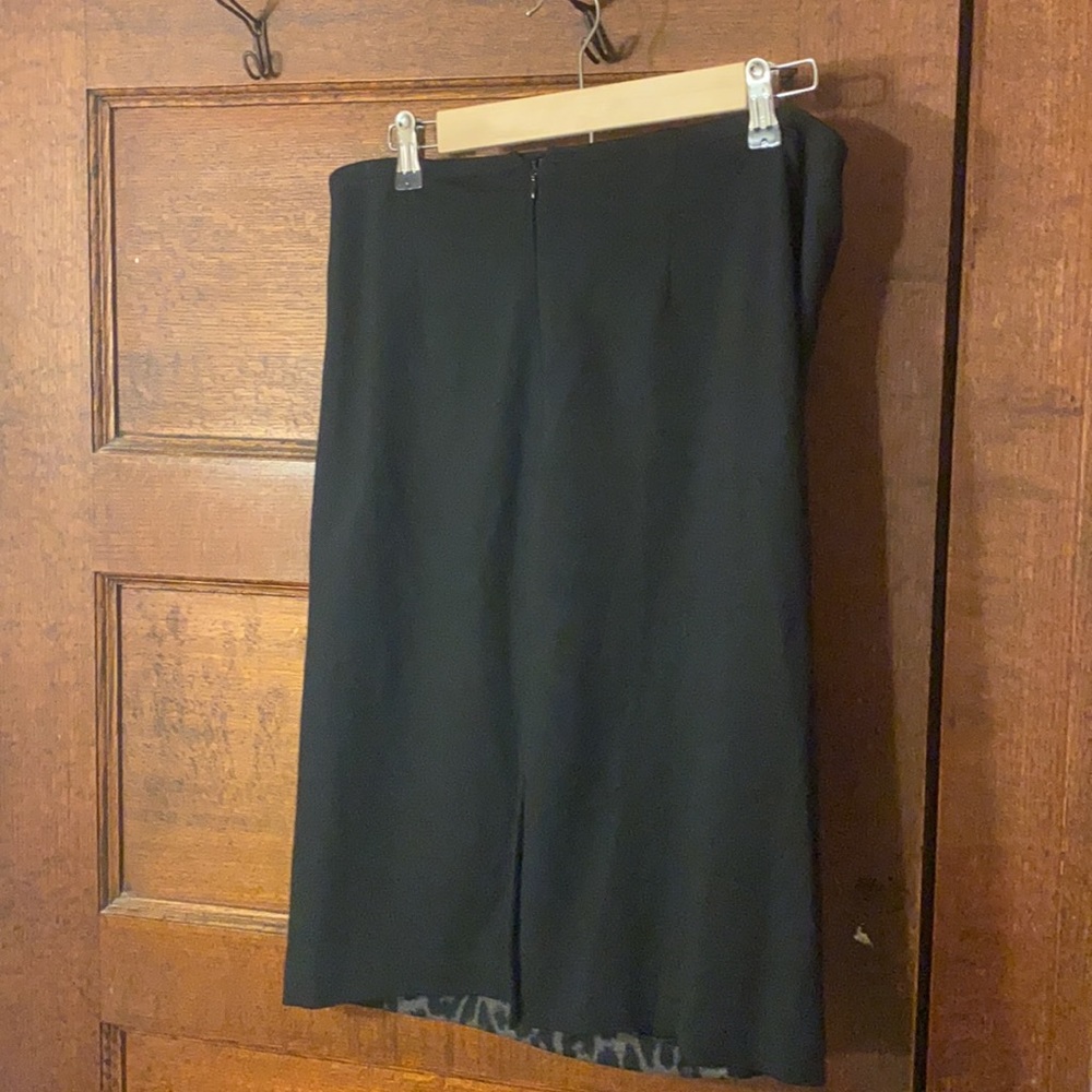 Chico's Black/Gray Animal Panel Skirt NWT SZ1 - Picture 2 of 7